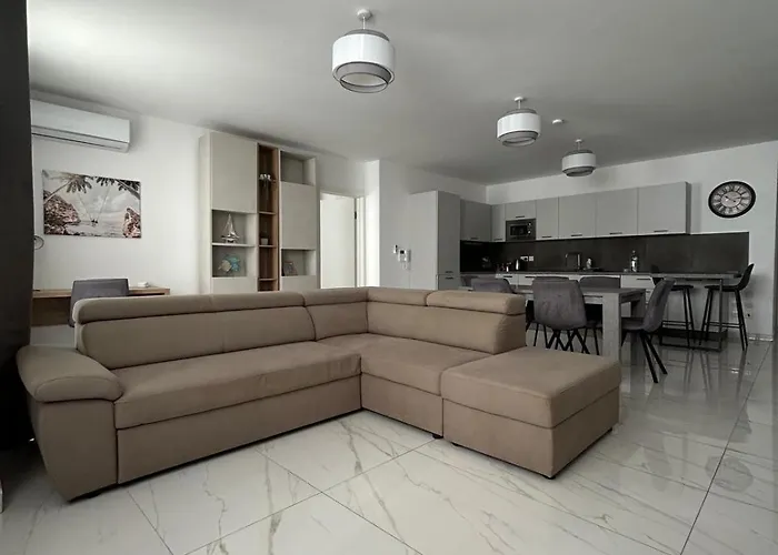 Luxury Two Bedroom Apartment With Sofa Bed - Sliema, Tigne Point!