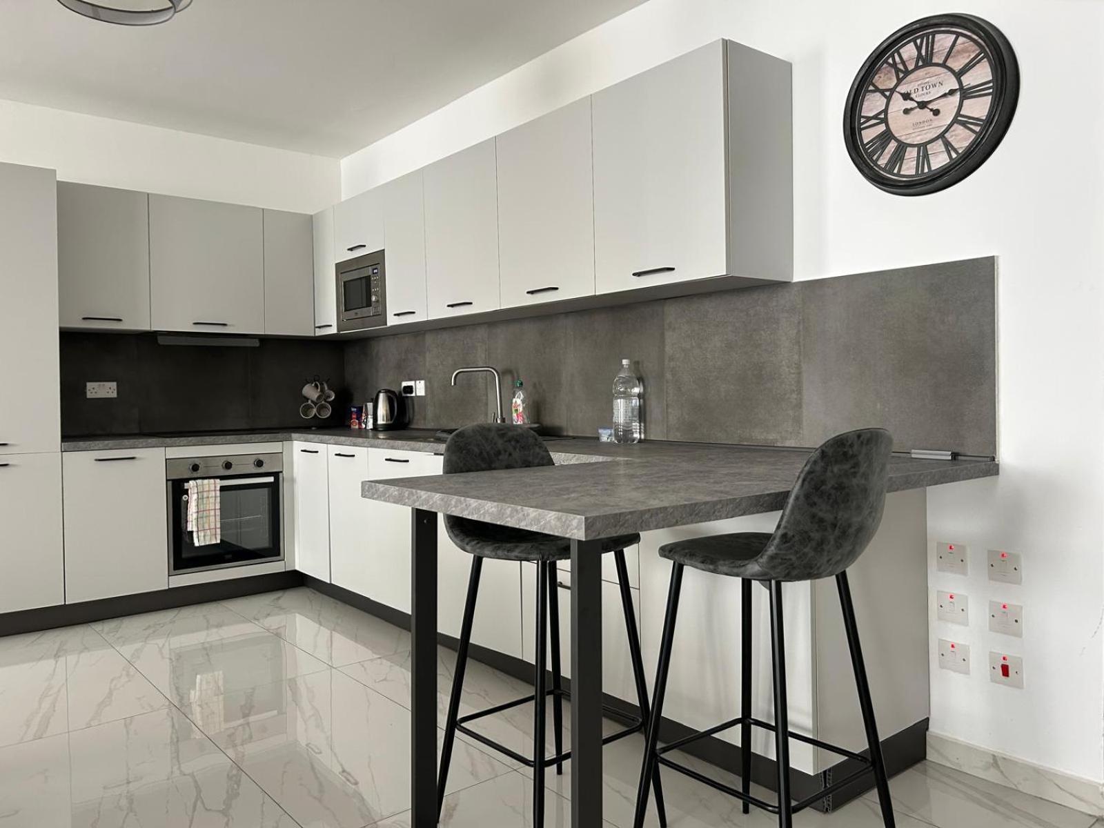 Apartment Luxury Two Bedroom With Sofa Bed - Sliema, Tigne Point! *