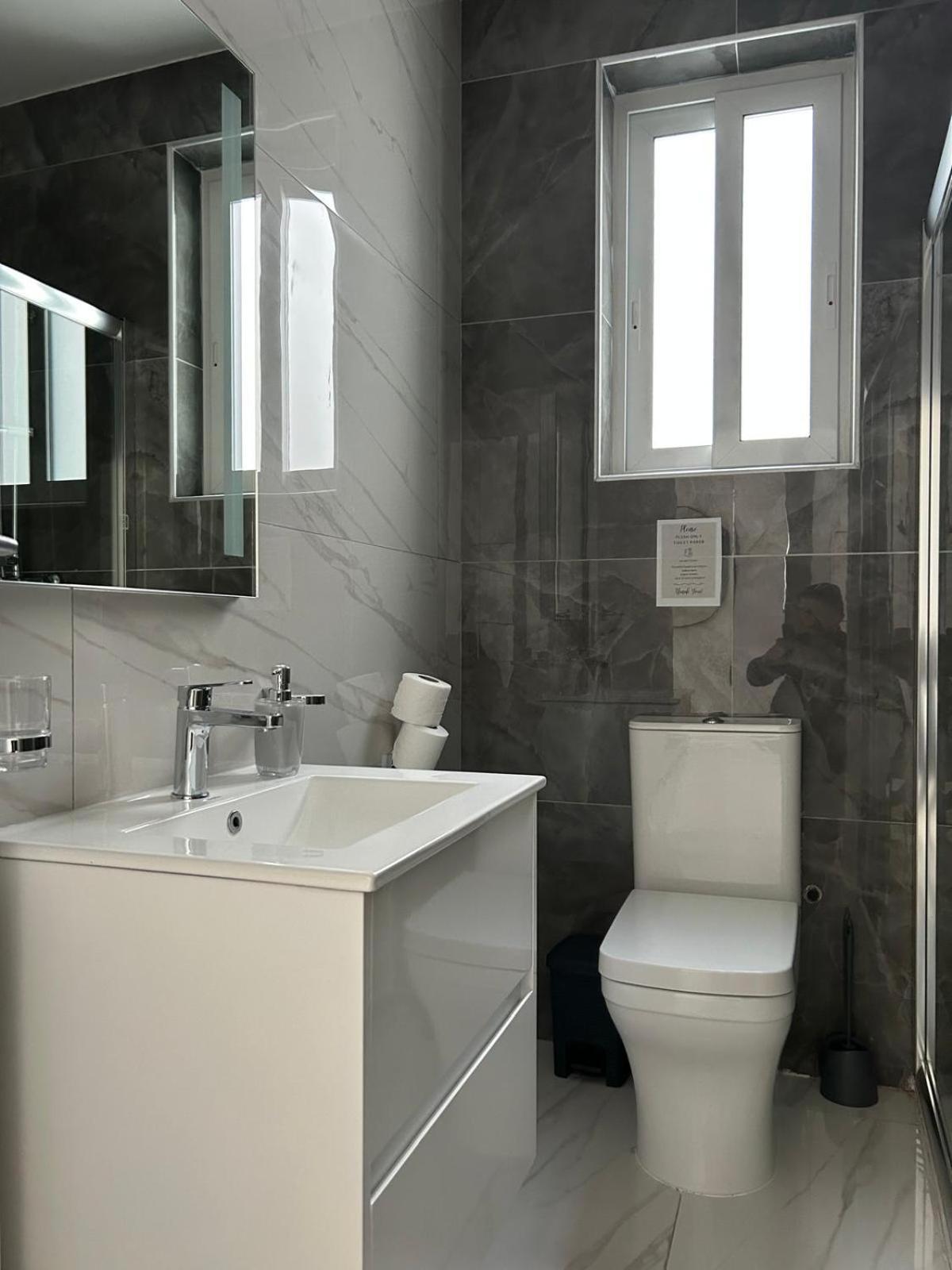 Luxury Two Bedroom With Sofa Bed - Sliema, Tigne Point! Apartment Sliema